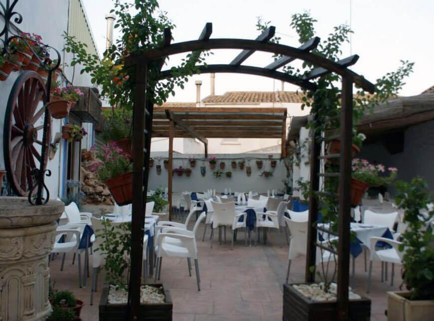 Hostal Los Amigos La Roda Kültér fotó